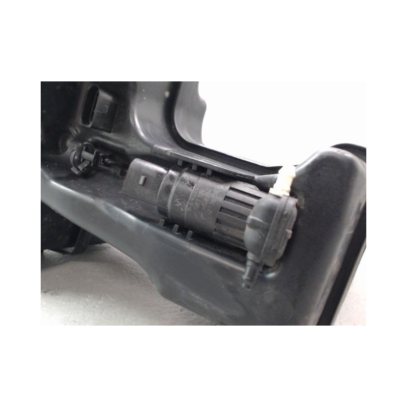 RESERVOIR LAVE-GLACE AVANT VOLKSWAGEN GOLF VII Phase 1 (5G) 2012-...