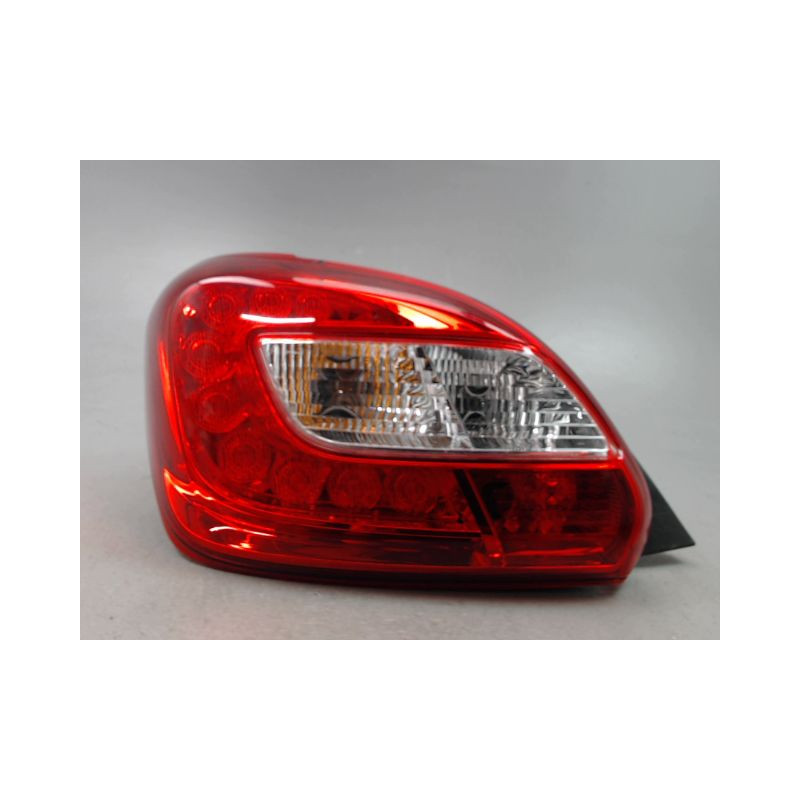 FEU ARRIERE GAUCHE  MITSUBISHI SPACESTAR