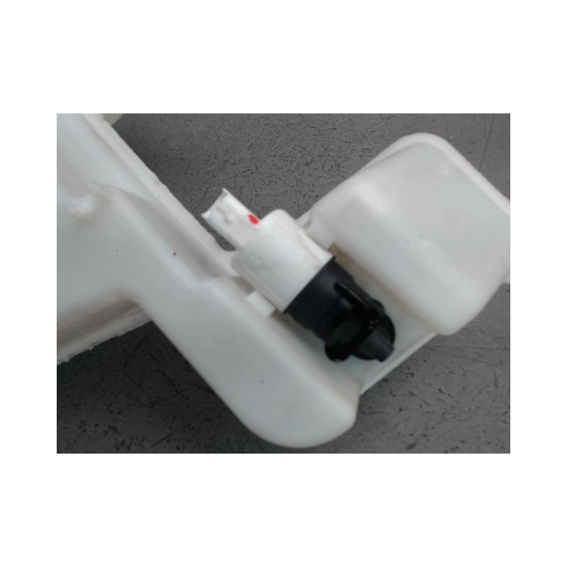 RESERVOIR LAVE-GLACE AVANT PEUGEOT RCZ