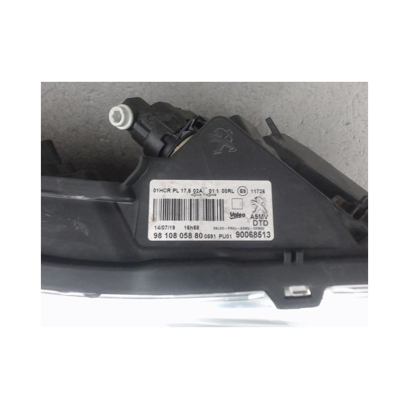 PHARE DROIT PEUGEOT 208