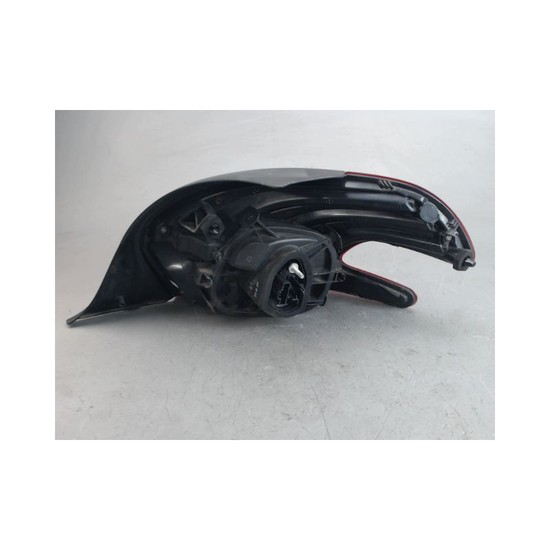 FEU ARRIERE GAUCHE  PEUGEOT 208