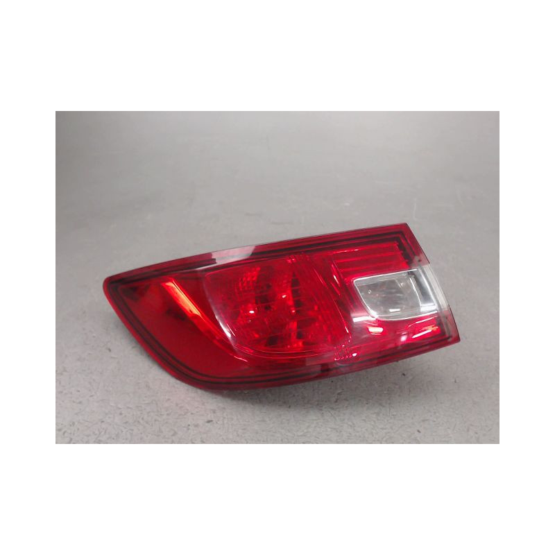FEU ARRIERE GAUCHE  RENAULT CLIO