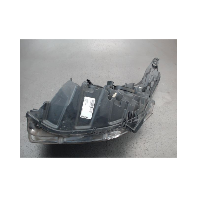 PHARE DROIT PEUGEOT 208