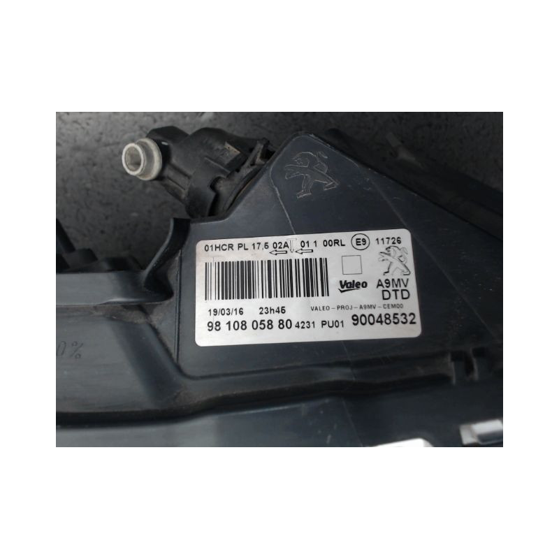 PHARE DROIT PEUGEOT 208