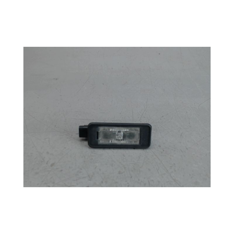 ECLAIREUR PLAQUE DE POLICE DROIT PEUGEOT 208