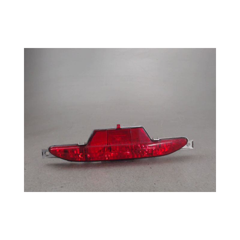 FEU BROUILLARD CENTRAL ARRIERE PEUGEOT 208
