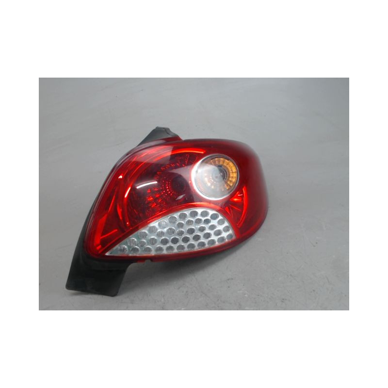 FEU ARRIERE DROIT PEUGEOT 206