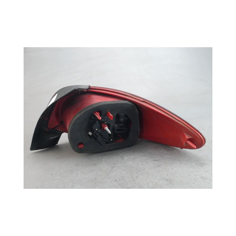 FEU ARRIERE GAUCHE  PEUGEOT 206