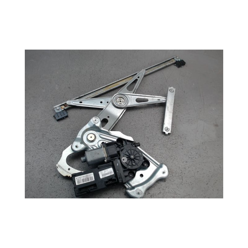 MECANISME LEVE-GLACE AVANT GAUCHE RENAULT MEGANE