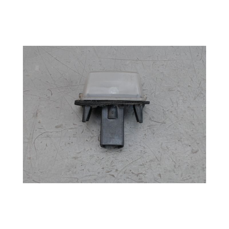 ECLAIREUR PLAQUE DE POLICE DROIT PEUGEOT 207