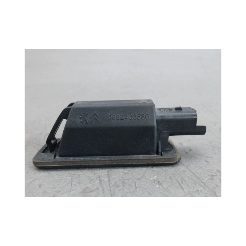 ECLAIREUR PLAQUE DE POLICE DROIT PEUGEOT 208