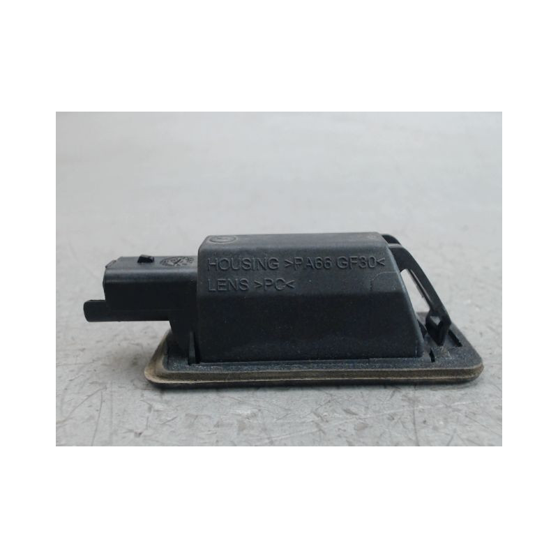 ECLAIREUR PLAQUE DE POLICE DROIT PEUGEOT 208