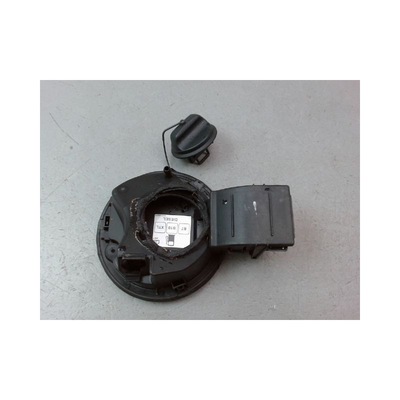 VOLET DE TRAPPE CARBURANT RENAULT CLIO IV