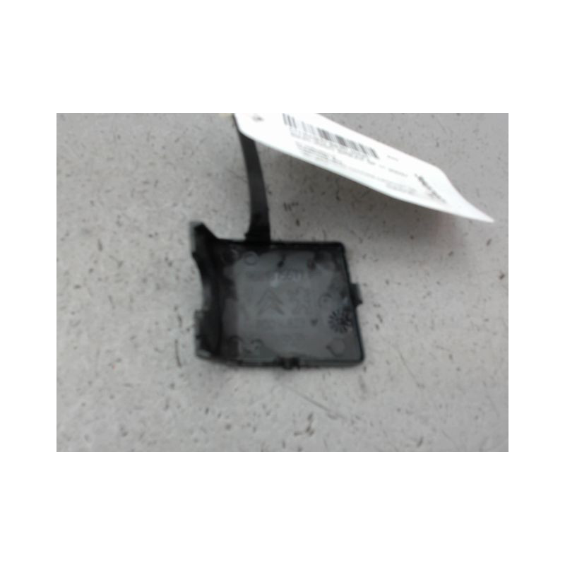 OBTURATEUR COUVRE CROCHET DE BOUCLIER AV CITROEN BERLINGO BREAK 2002-