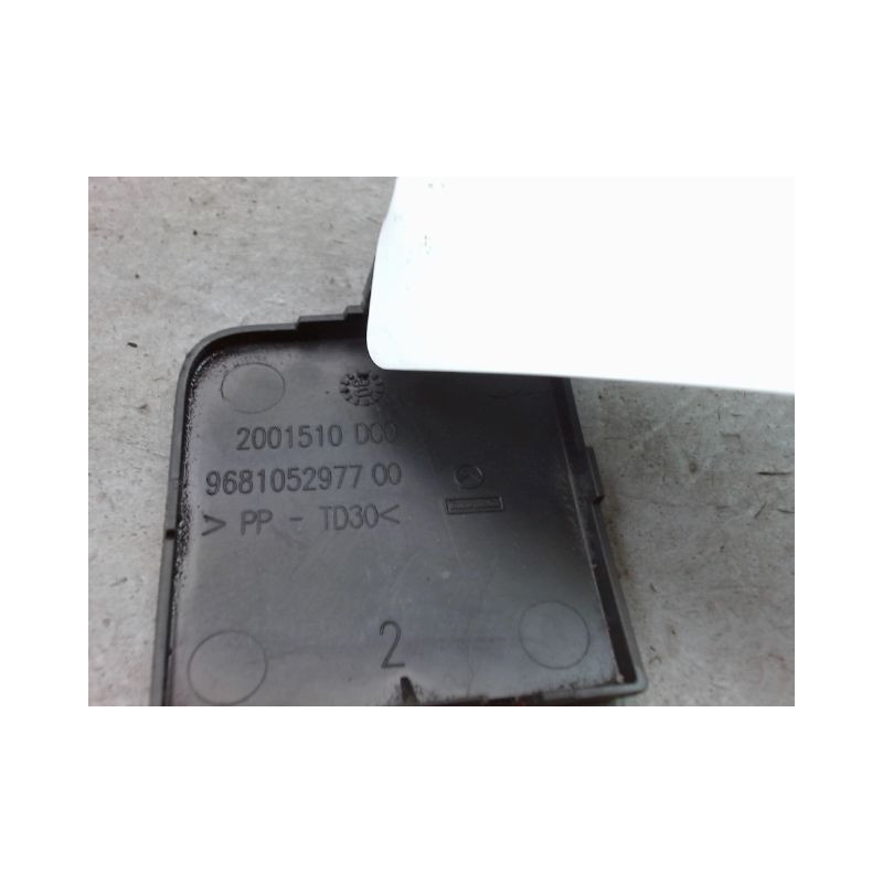 OBTURATEUR COUVRE CROCHET DE BOUCLIER AV CITROEN C5 BERL. II (X7) 2008-...