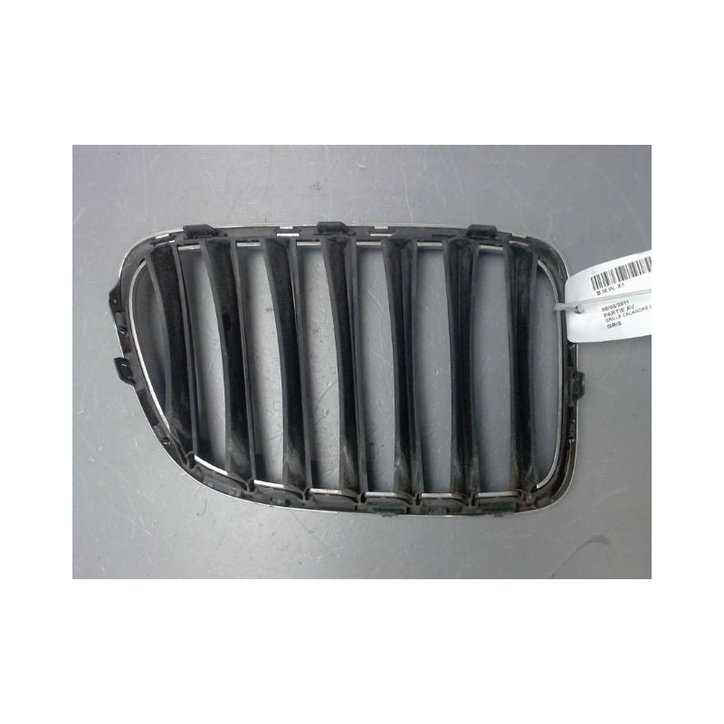 GRILLE CALANDRE GAUCHE B.M.W. X1