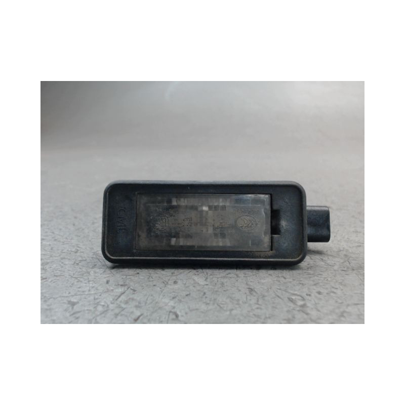 ECLAIREUR PLAQUE DE POLICE DROIT PEUGEOT 208