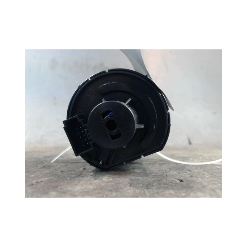 COMMANDE ECLAIRAGE VOLKSWAGEN POLO 2005-