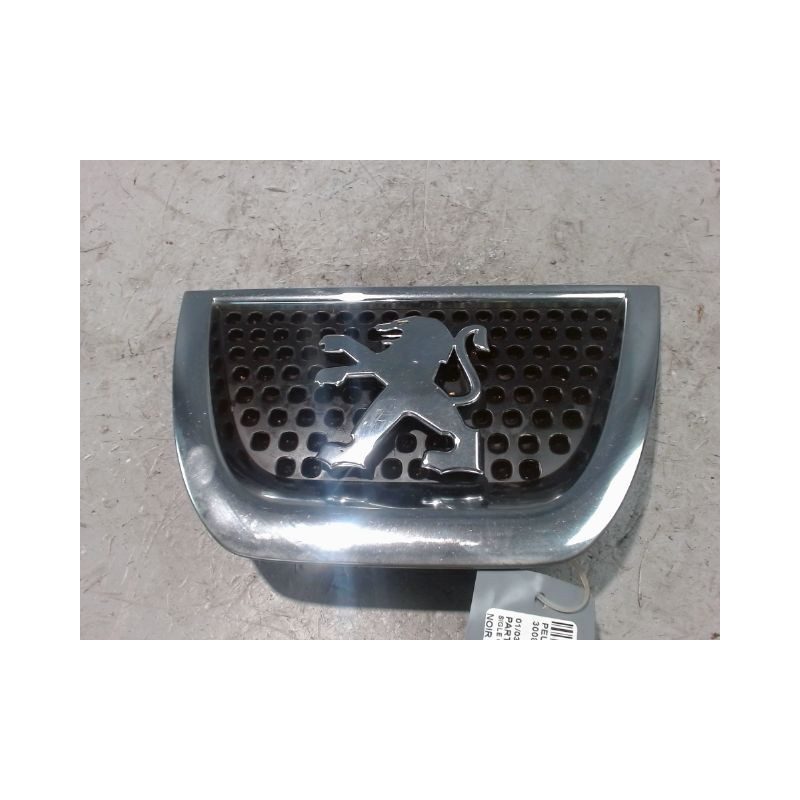 SIGLE CALANDRE PEUGEOT 3008 2009-