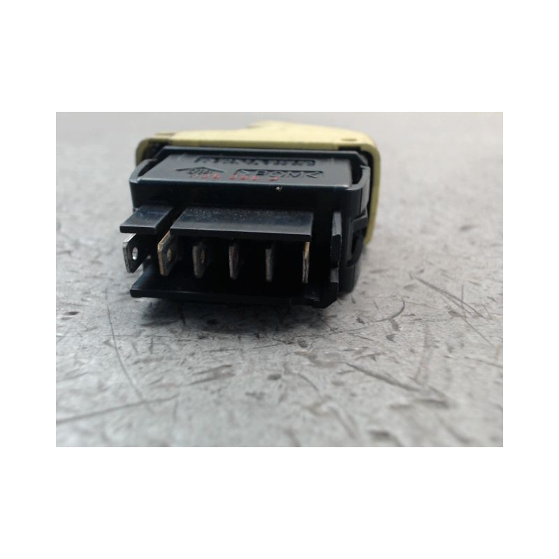 COMMANDE LEVE-GLACE PORTE AVG RENAULT TWINGO