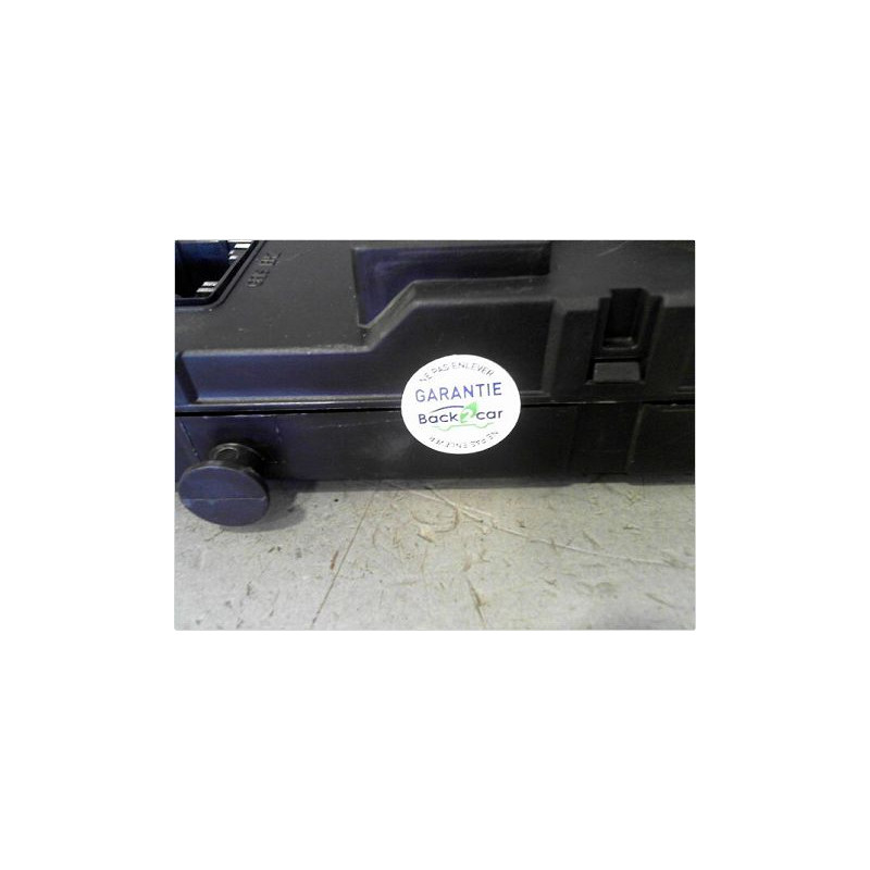 BOITIER GESTION HABITACLE PEUGEOT 206 98-09