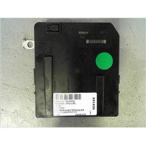 BOITE A FUSIBLES RENAULT MEGANE II PH2 CPE 06-09