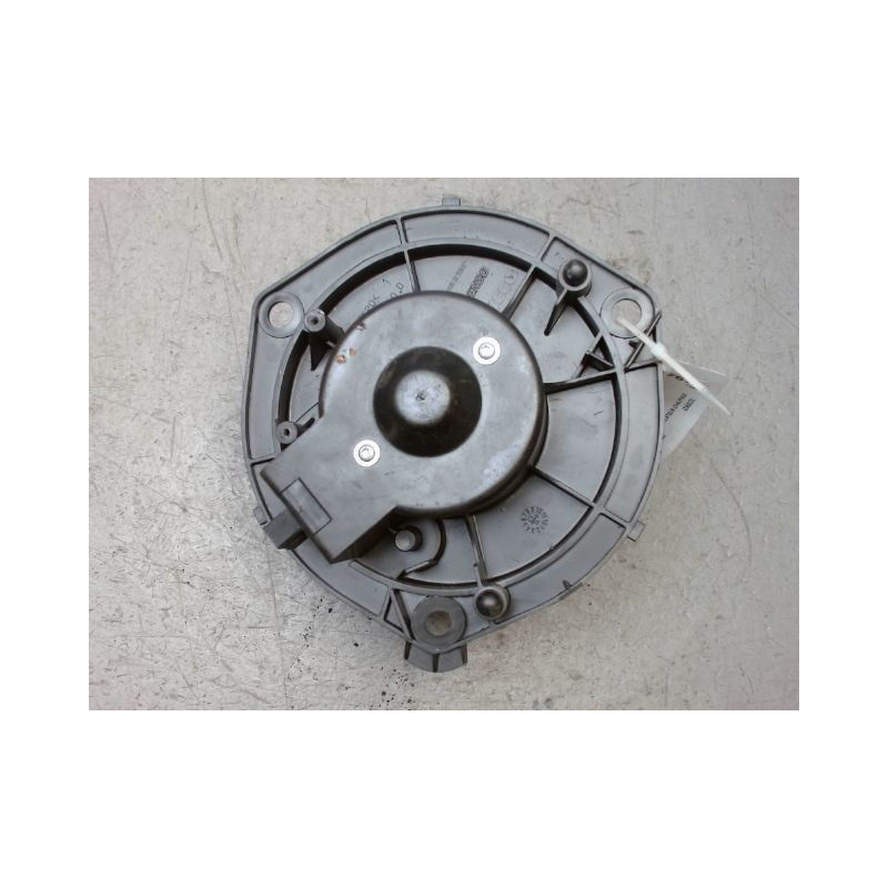 MOTEUR VENTILATEUR CHAUFFAGE IVECO 35C12