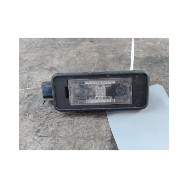 ECLAIREUR PLAQUE DE POLICE DROIT PEUGEOT 208