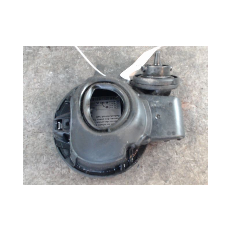 VOLET DE TRAPPE CARBURANT VOLKSWAGEN PASSAT SW 2005-