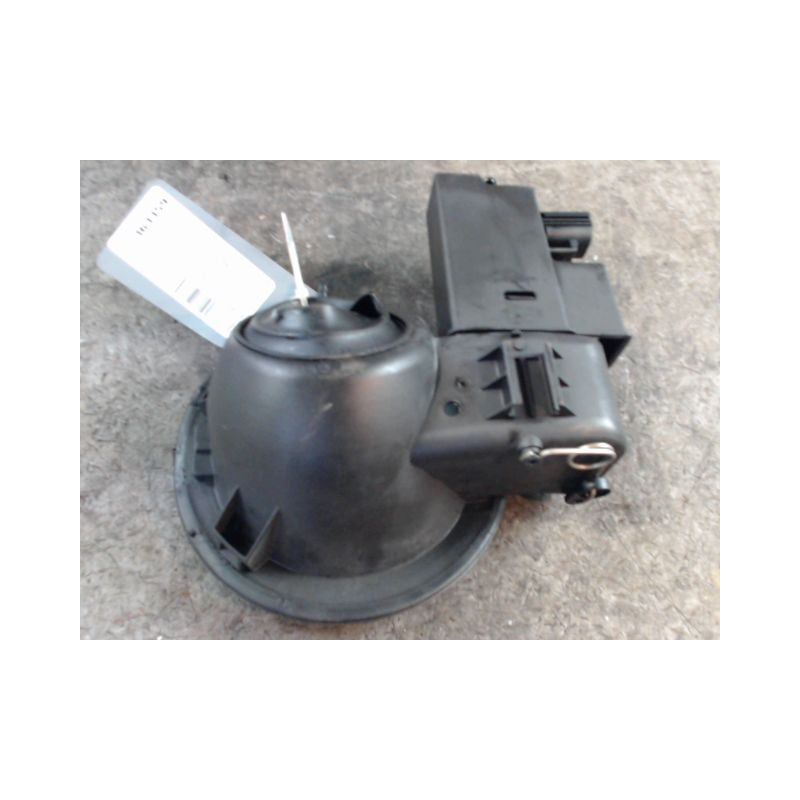 VOLET DE TRAPPE CARBURANT FORD FOCUS 04-07