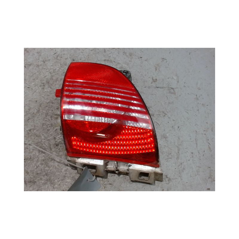 FEU RECUL DROIT PEUGEOT 2008