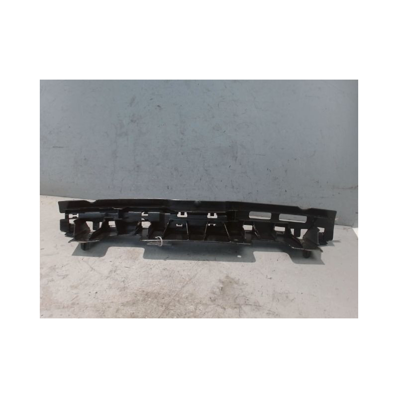SUPPORT CENTRAL PARE-CHOC ARRIERE  RENAULT CLIO III 2005-