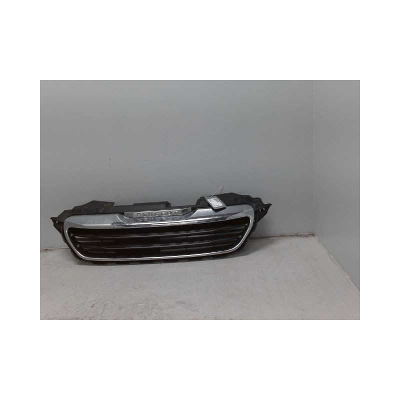 GRILLE CALANDRE PEUGEOT 108