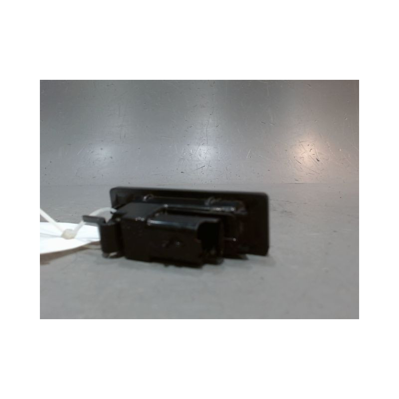 ECLAIREUR PLAQUE DE POLICE DROIT OPEL CORSA