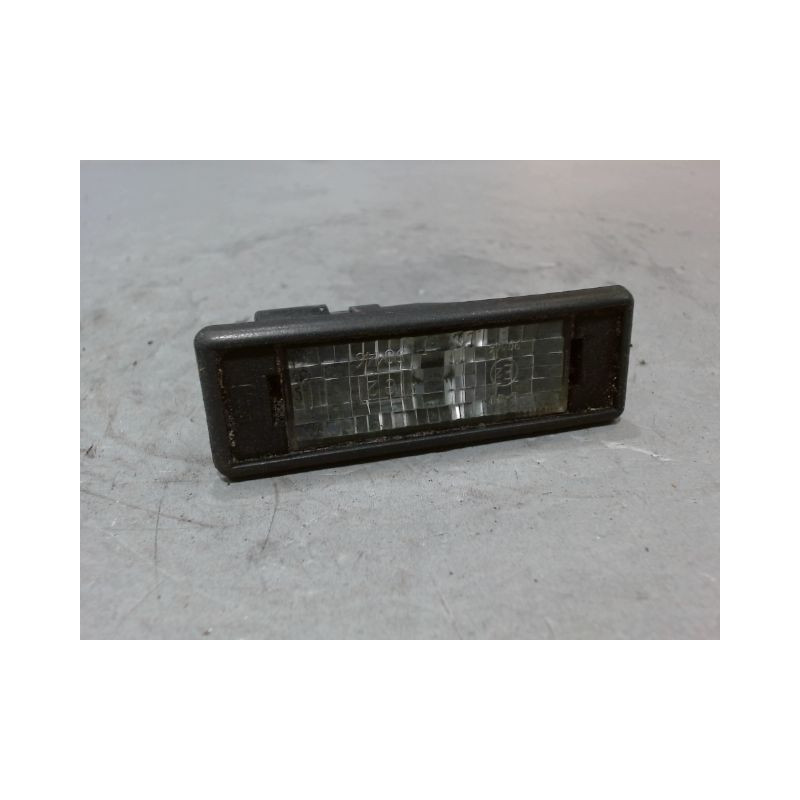 ECLAIREUR PLAQUE DE POLICE DROIT PEUGEOT 306
