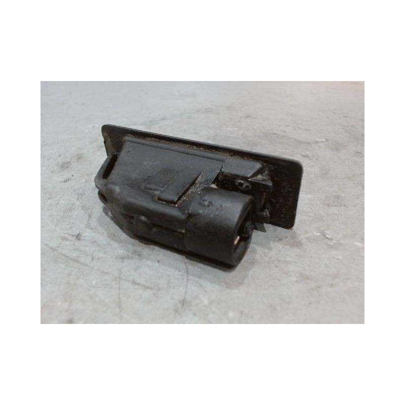 ECLAIREUR PLAQUE DE POLICE DROIT PEUGEOT 306