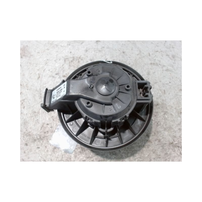 MOTEUR VENTILATEUR CHAUFFAGE FORD FIESTA 2010-