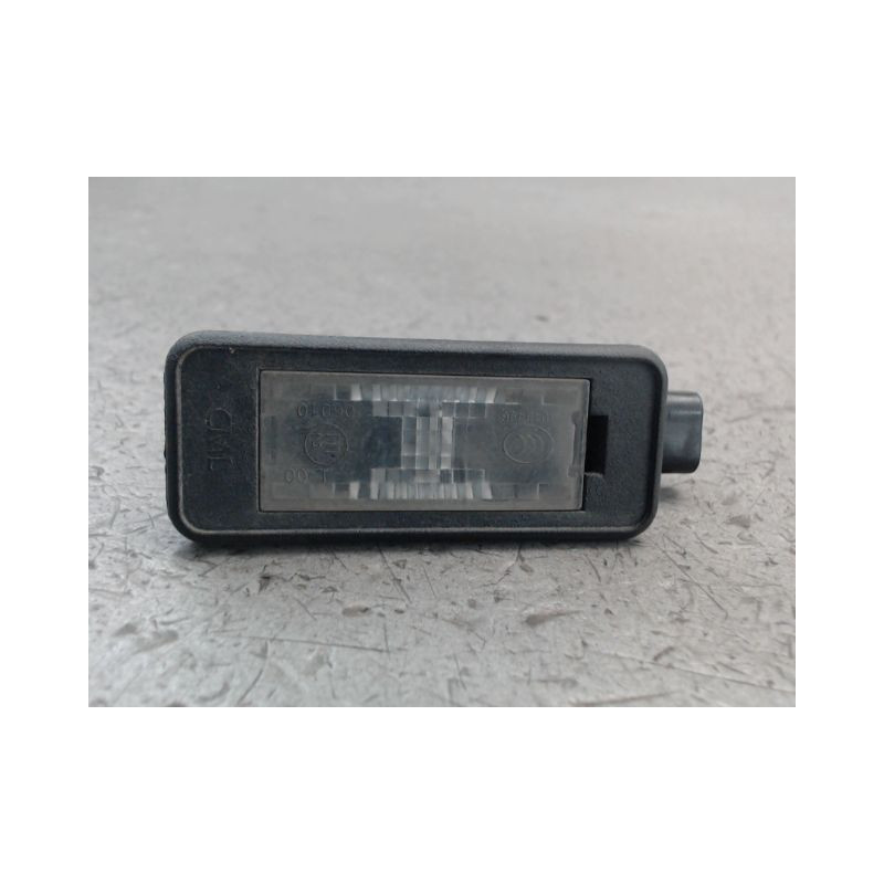 ECLAIREUR PLAQUE DE POLICE DROIT PEUGEOT 208