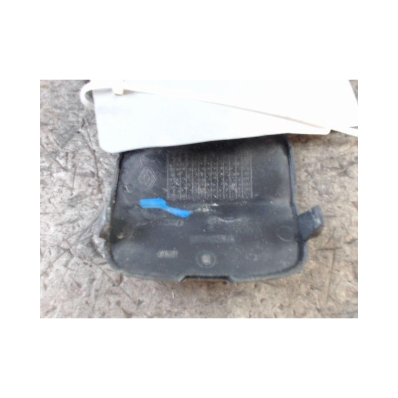 OBTURATEUR COUVRE CROCHET DE BOUCLIER AR RENAULT CLIO III 2010-