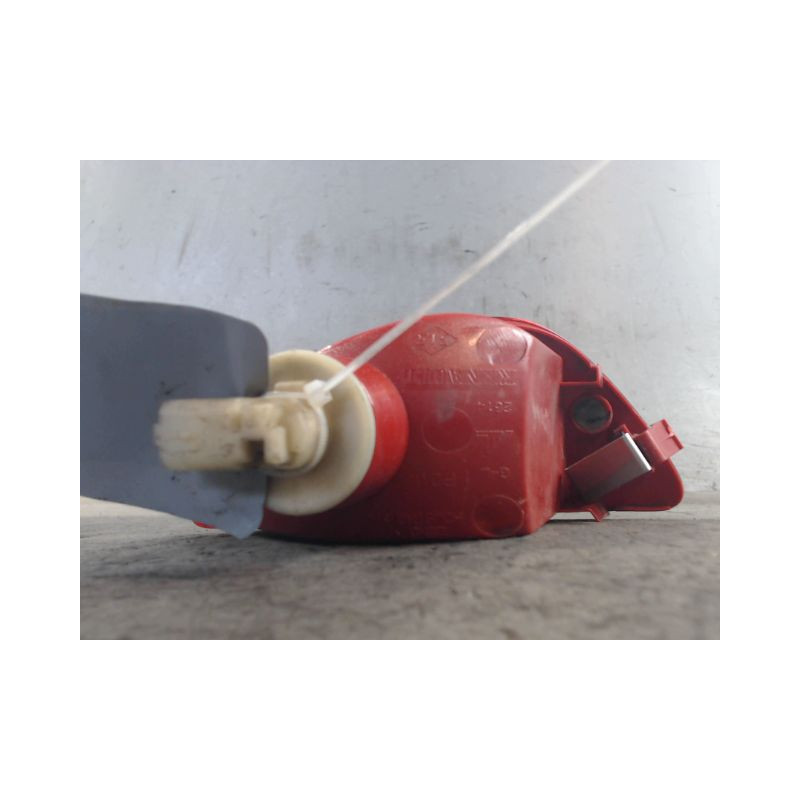 FEU BROUILLARD ARRIERE GAUCHE RENAULT CLIO III 2005-