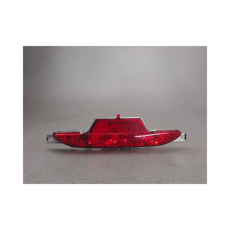 FEU BROUILLARD CENTRAL ARRIERE PEUGEOT 208