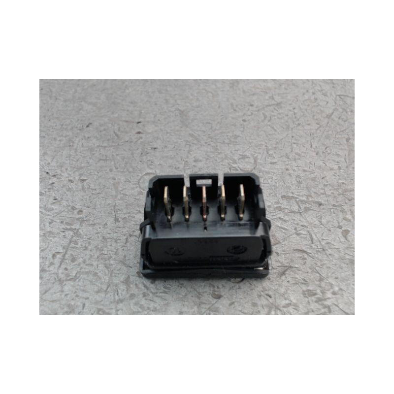 COMMANDE LEVE-GLACE PORTE AVG PEUGEOT 106