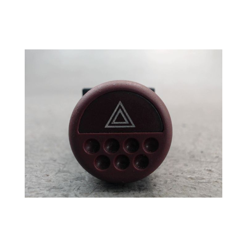 BOUTON DE WARNING PEUGEOT 106