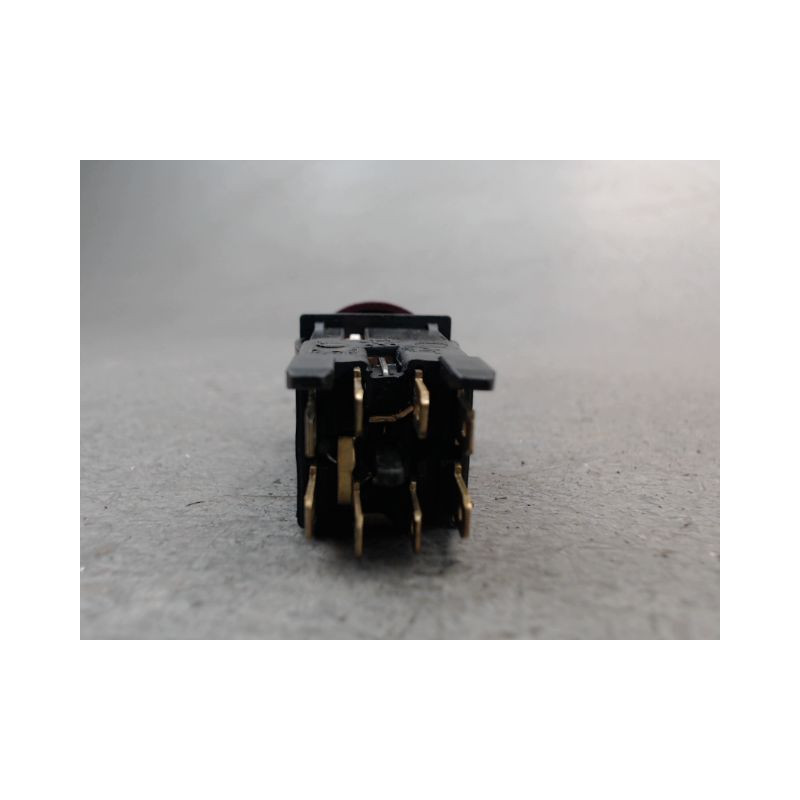 BOUTON DE WARNING PEUGEOT 106
