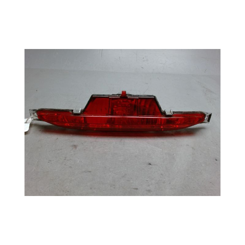 FEU BROUILLARD CENTRAL ARRIERE PEUGEOT 208
