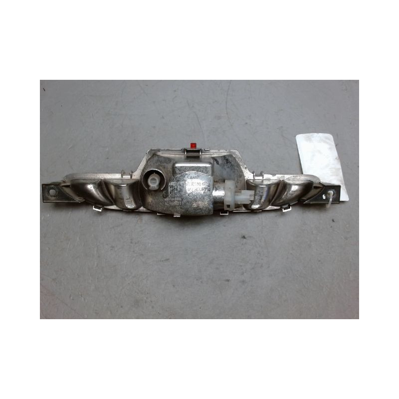 FEU BROUILLARD CENTRAL ARRIERE PEUGEOT 208