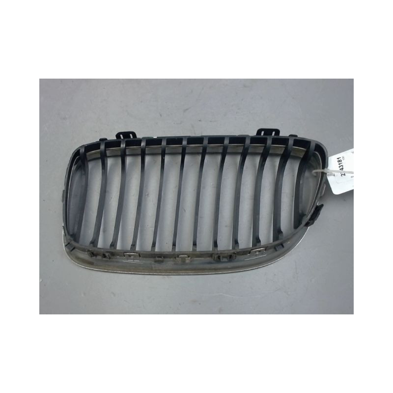 GRILLE CALANDRE DROIT B.M.W. SERIE 3