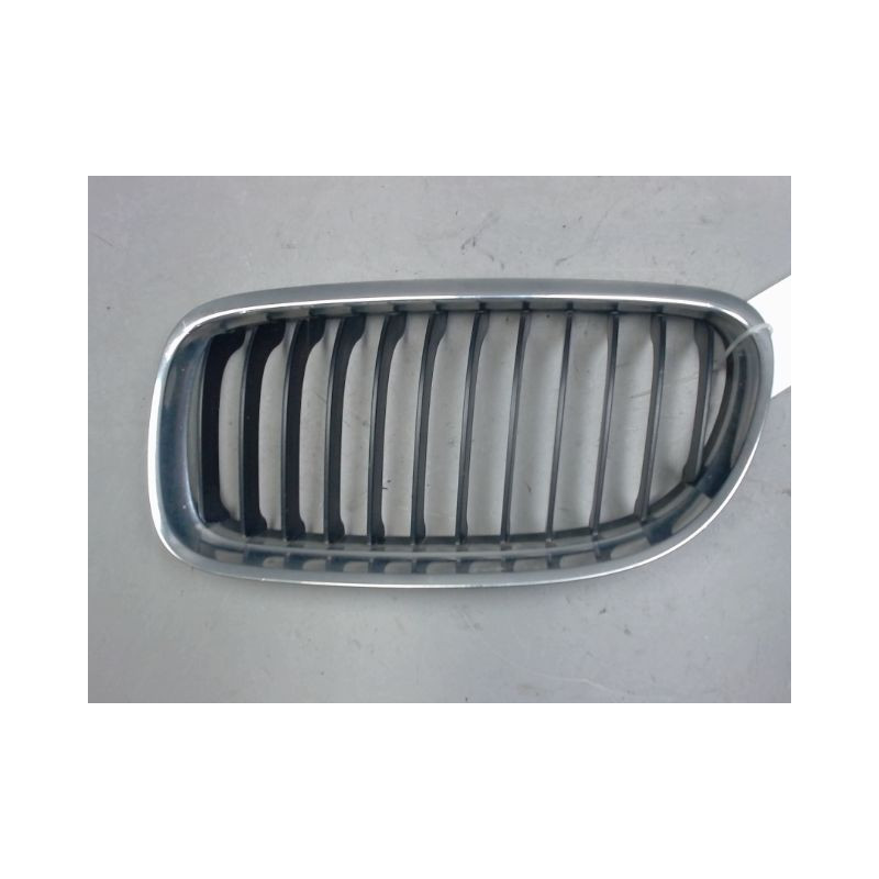 GRILLE CALANDRE GAUCHE B.M.W. SERIE 3