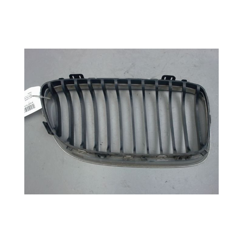 GRILLE CALANDRE GAUCHE B.M.W. SERIE 3