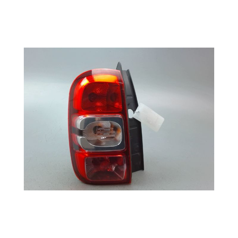 FEU ARRIERE GAUCHE  DACIA DUSTER BREAK Phase 2 2013-...